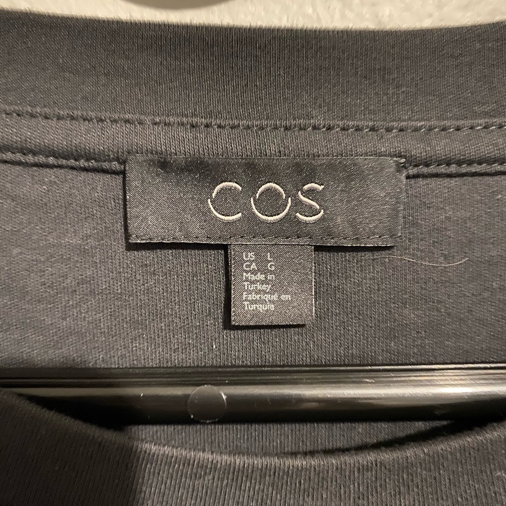 COS oversized fit pocket tee. Size L. - Picture 2 of 2